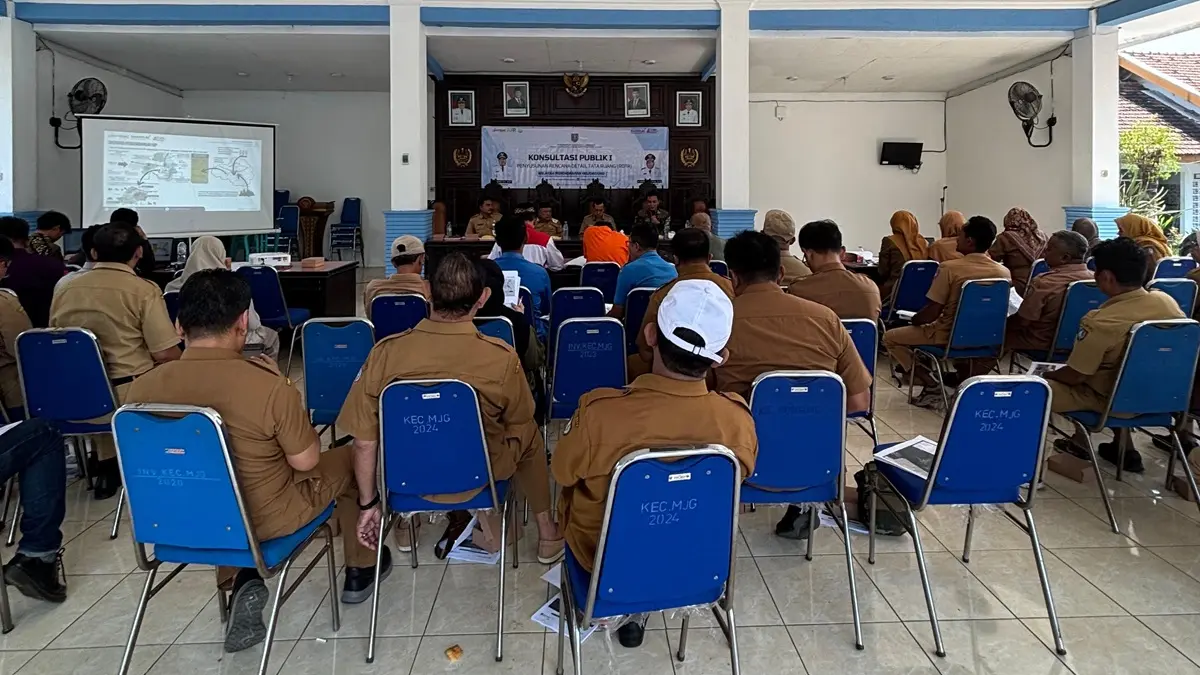 SEMANGAT: Peserta mengikuti Forum Konsultasi Publik RDTR WP Mojoagung, Jombang, Selasa (9/6). 