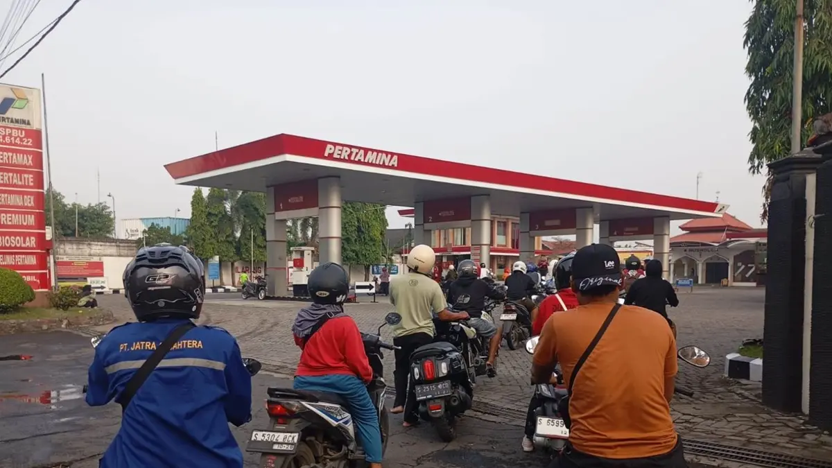 SPBU di Kabupaten Jombang kehabisan stok Pertalite pada Rabu (24/6). (Achmad RW/Radar Jombang) 