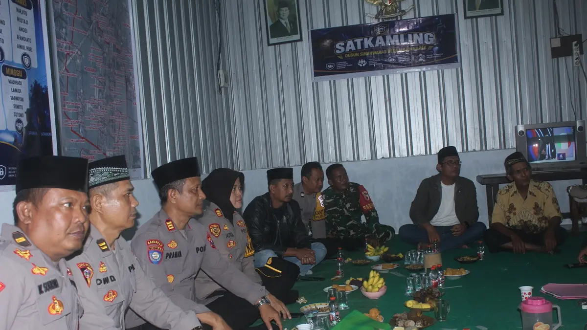 GAYENG: Penilaian lomba Desa Peduli Kamtibmas di pos Satkamling Dusun Sugihwaras, Desa Mojokrapak, Tembelang, Jombang, Rabu (24/6). (Rojiful Mamduh/Radar Jombang)