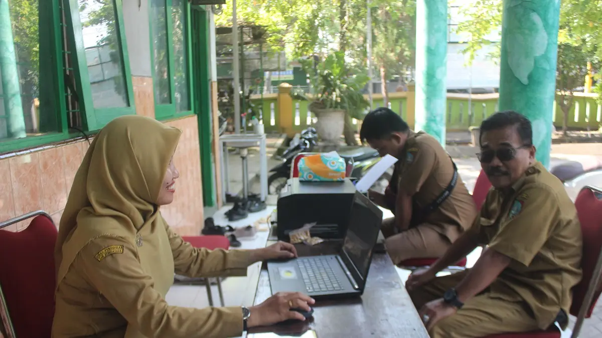 Pelayanan SPMB di SDN Kepanjen 2 Kecamatan Jombang, (22/6). 