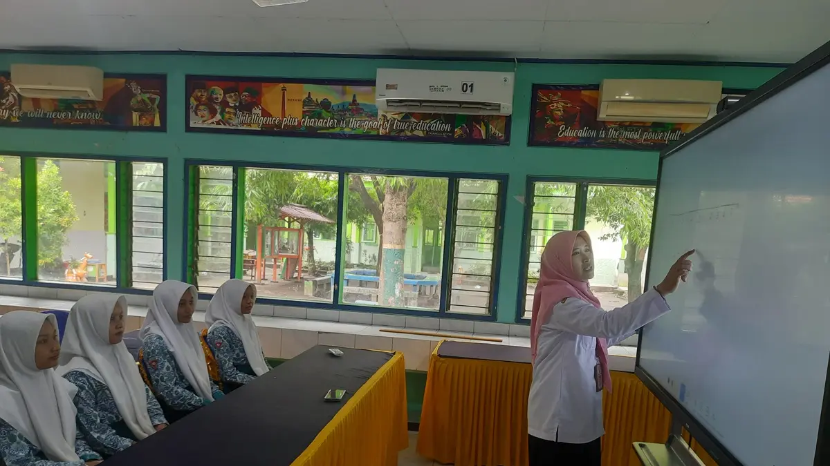 Guru nonaparatur sipil negara (non-ASN) yang mengajar di sekolah negeri di Kabupaten Jombang berpotensi tidak lagi dapat dipekerjakan mulai akhir tahun ini. (Wenny Rosalina/Radar Jombang)