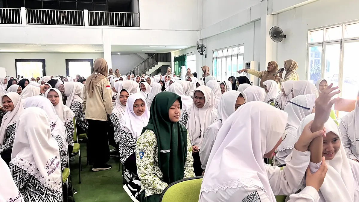SEMANGAT: Sebanyak 456 murid baru MAN 4 Jombang di Lingkup PP Mambaul Maarif Denanyar mengikuti Masa Ta