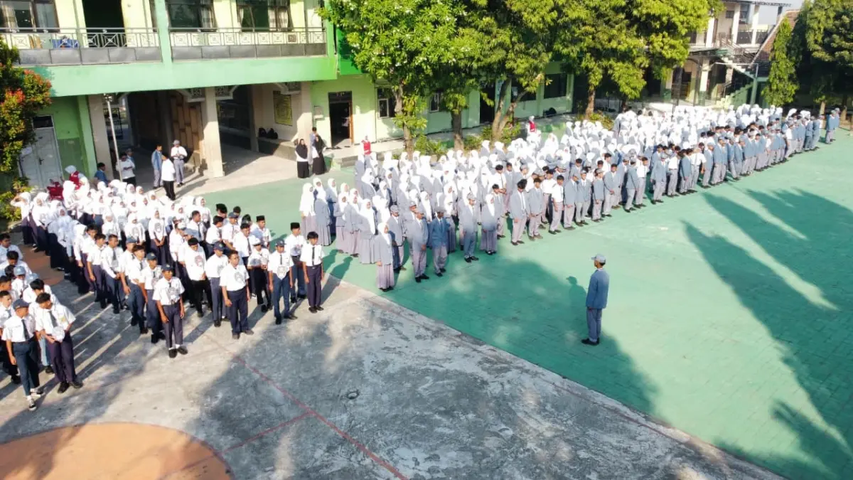 Siswa baru mengikuti rangkaian Matauda di MAN 6 Jombang
