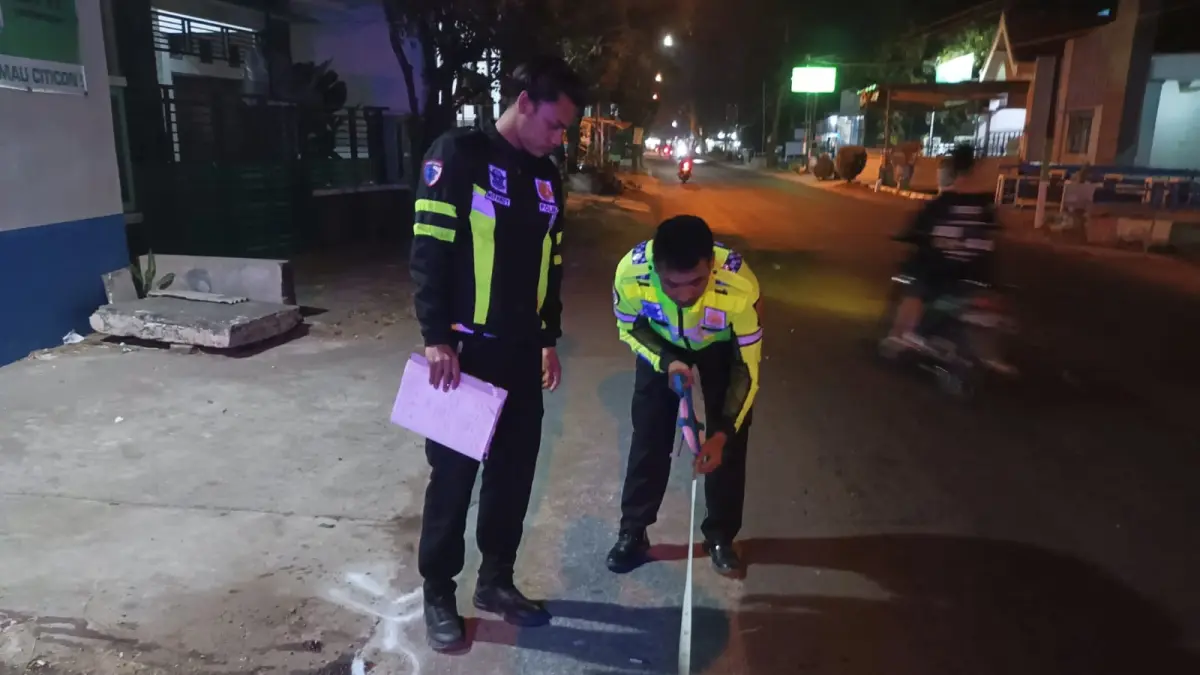 Kecelakaan maut terjadi di Jalan Raya Dusun Bareng, Desa Bareng, Kecamatan Bareng, Jombang, Sabtu (18/7). (Achmad RW)Radar Jombang)