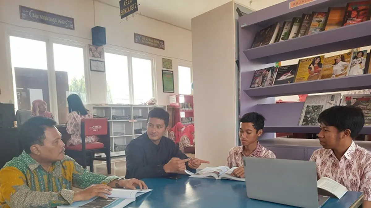 BERPRESTASI: Siswa SMAN 2 Jombang mengikuti pembinaan OSN 2025. SMAN 2 Jombang mendapatkan BOS kinerja kategori sekolah yang memiliki prestasi 2026. (Wenny Rosalina/Radar Jombang)