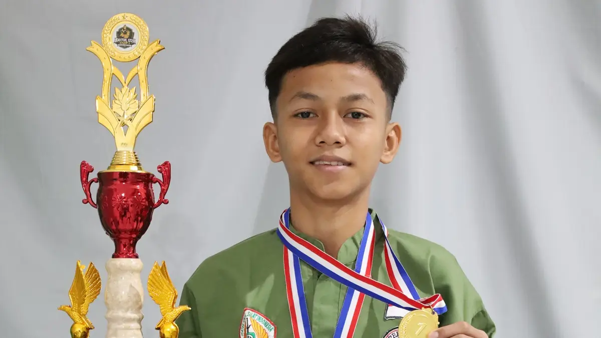 Ezza Maulana Zainun Thoriqo Yasiro, Kelas 7C SMP Budi Utomo Perak, Jombang.