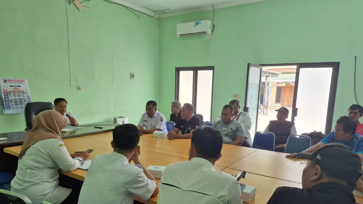 TUNGGU JUKNIS: Rapat koordinasi cabor dengan Dinas Kepemudaan Olahraga dan Pariwisata Kabupaten Jombang, Rabu (22/7). (Wenny Rosalina/Radar Jombang)