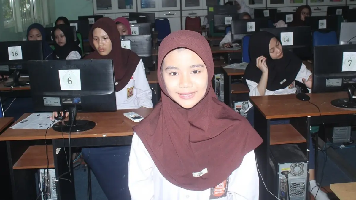 Faatina Areta Aqila, Kelas 9-C SMP AWH Tebuireng, Jombang.