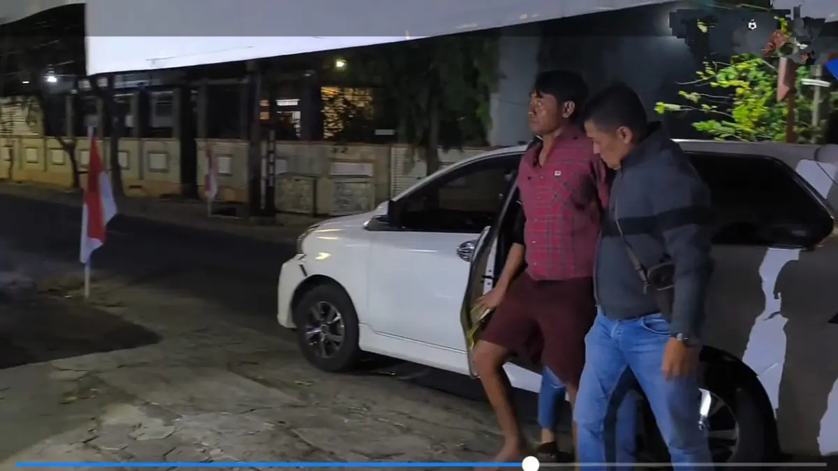 Pelarian pelaku pencurian sepeda motor di sebuah toko oleh-oleh di Desa Denanyar, Kecamatan Jombang, akhirnya terhenti.