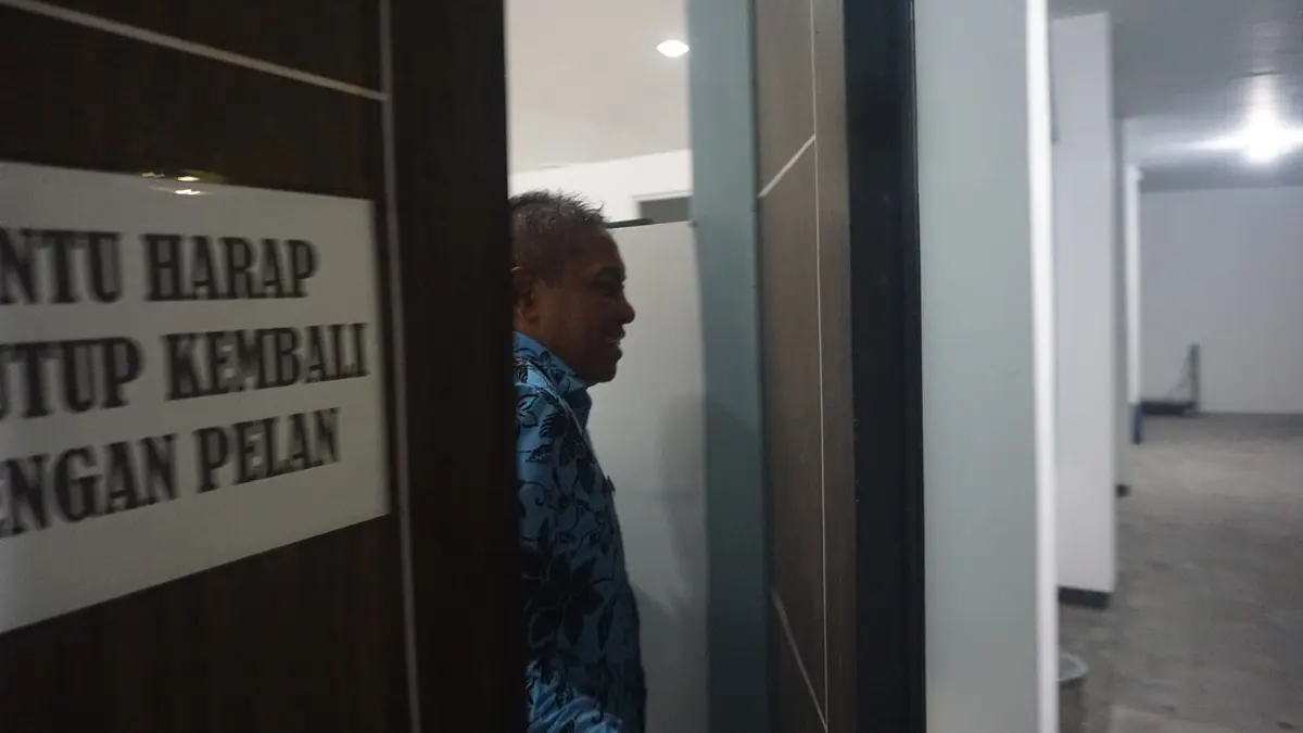 Ketua KPRI Sejahtera Hartono menjalani pemeriksaan selama lebih dari delapan jam, Kamis (6/8). (Achmad RW/Radar Jombang)