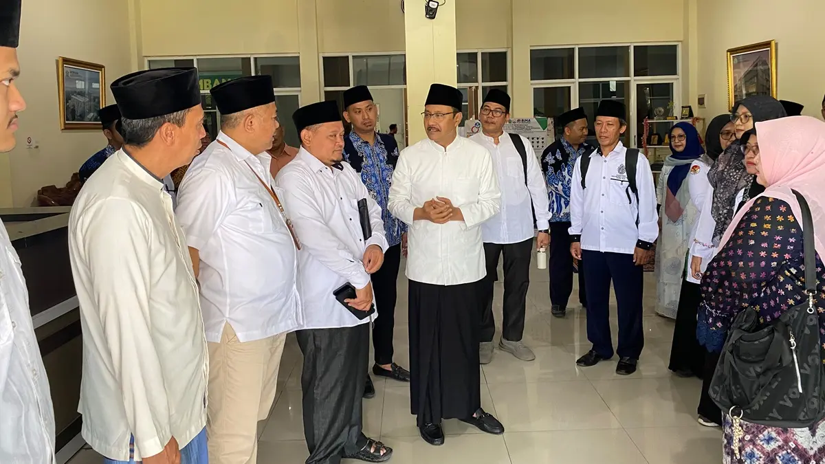 BERI PENJELASAN: Ketua Panitia Pusat Muktamar ke-35 NU, Saifullah Yusuf saat memberikan penjelasan, (10/8). (Anggi Fridianto/Radar Jombang)