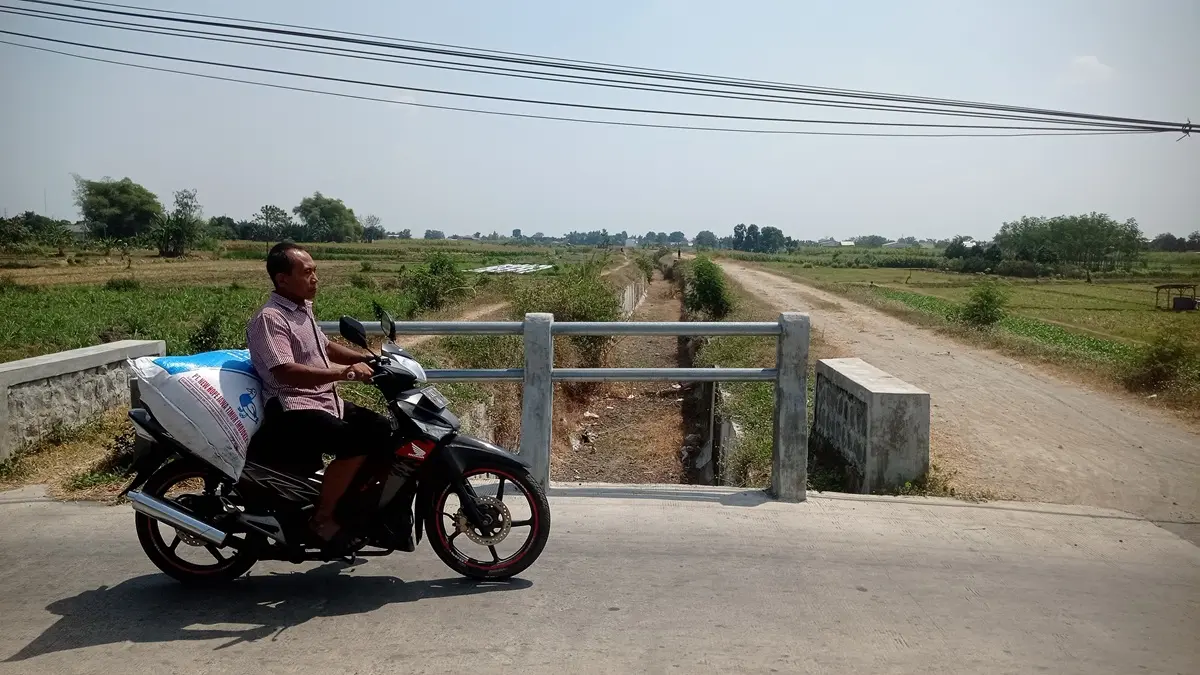 MASIH NGANGGUR: Irigasi Pariterong di Desa Ngudirejo, Kecamatan Diwek, Jombang belum difungsikan. (Ainul Hafidz/Radar Jombang)
