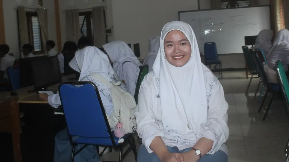 Syakila Amalia Muttaqin, Kelas 11-E MA Salafiyah Syafiiyah Tebuireng, Jombang. (Rojiful Mamduh/Radar Jombang)