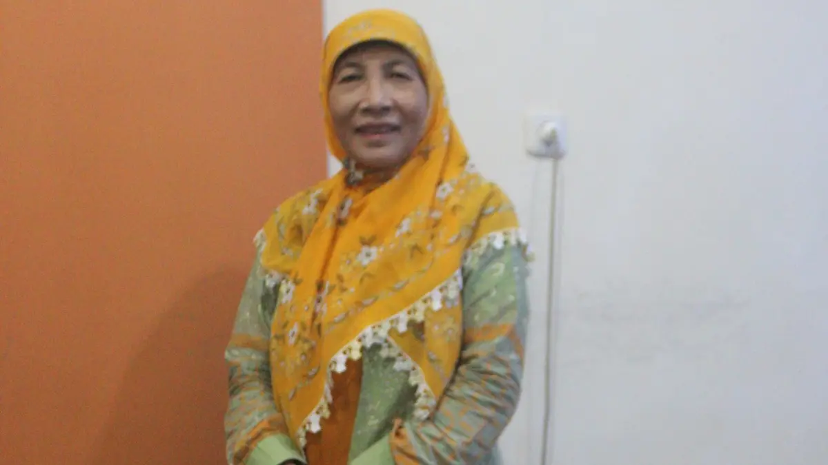 TELADAN: Wakil Ketua I STIKES PEMKAB Jombang, Dr Anis Satus Syarifah SKep Ns MKes. (Wenny Rosalina/Radar Jombang)