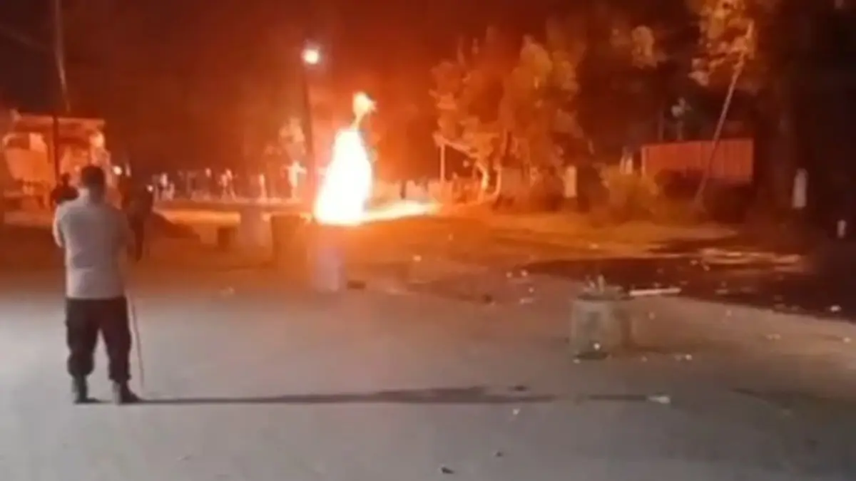Aksi bentrokan perguruan silat di Jombang juga terjadi di kawasan utara brantas Jombang pada Sabtu (14/8) malam.&nbsp;(IST)