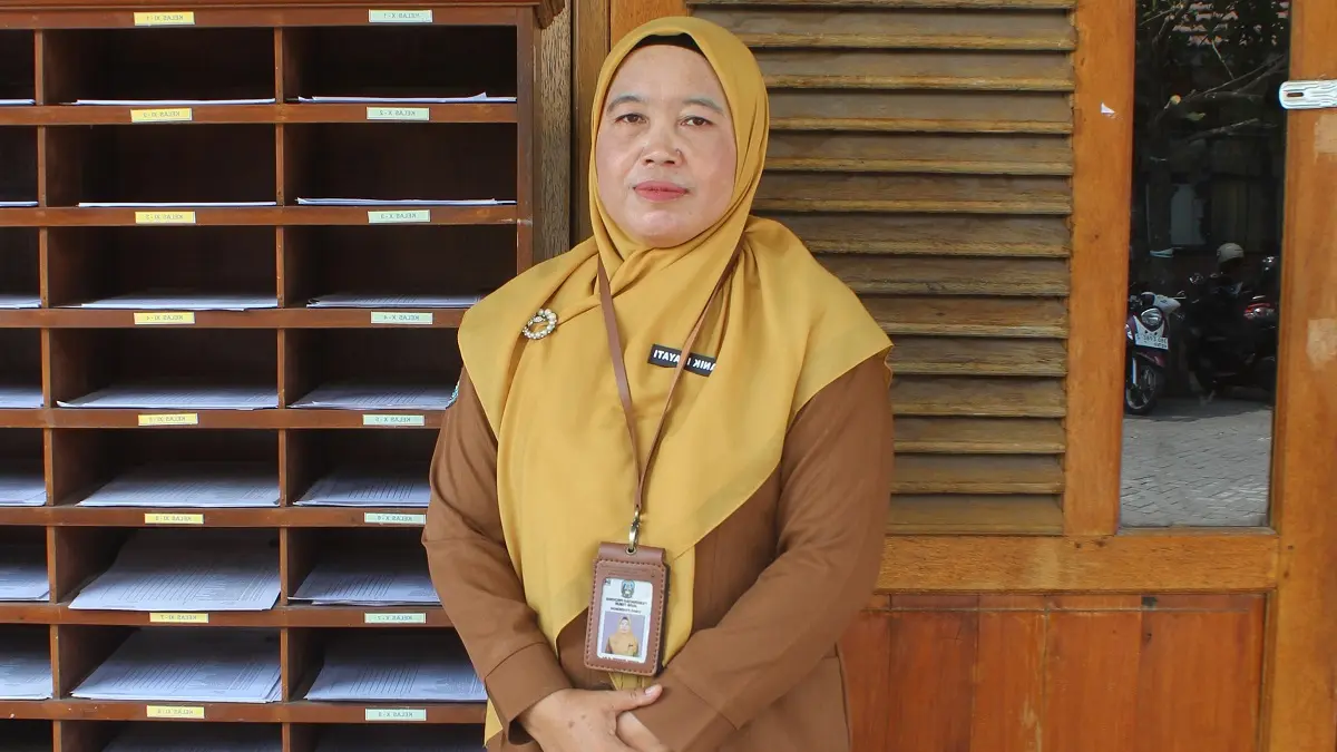 Nanik Idayati, S.Pd. Wakil Kepala Sekolah Bidang Kesiswaan SMAN Kesamben