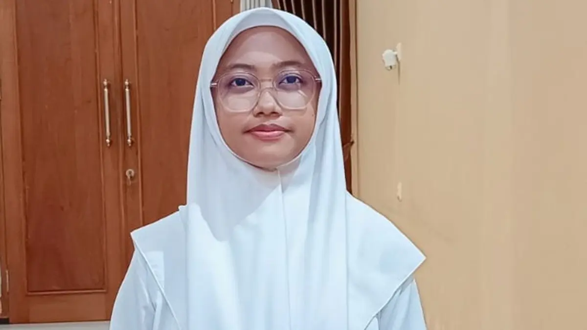 Azyeta Setya Farzhana, Kelas 9-J MTsN 4 Jombang PP Mambaul Maarif Denanyar, Jombang. (Rojiful Mamduh/Radar Jombang)