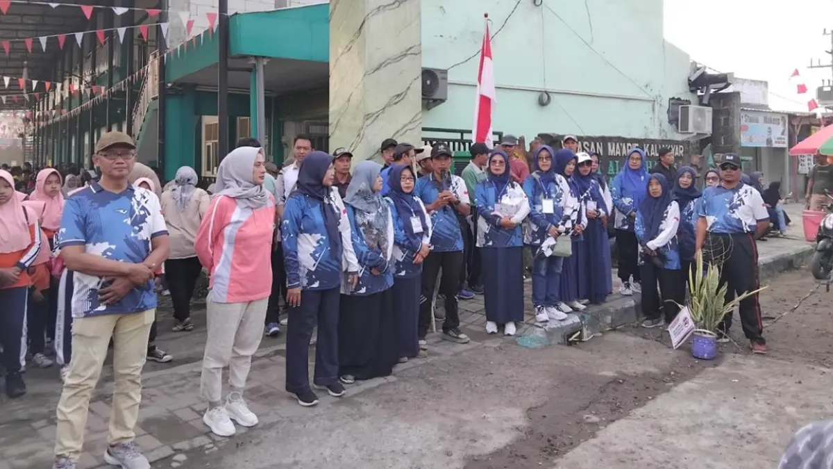 START: Jalan sehat Himpaudi Kecamatan Jogoroto, Jombang, Rabu (19/8). (Wenny Rosalina/Radar Jombang)