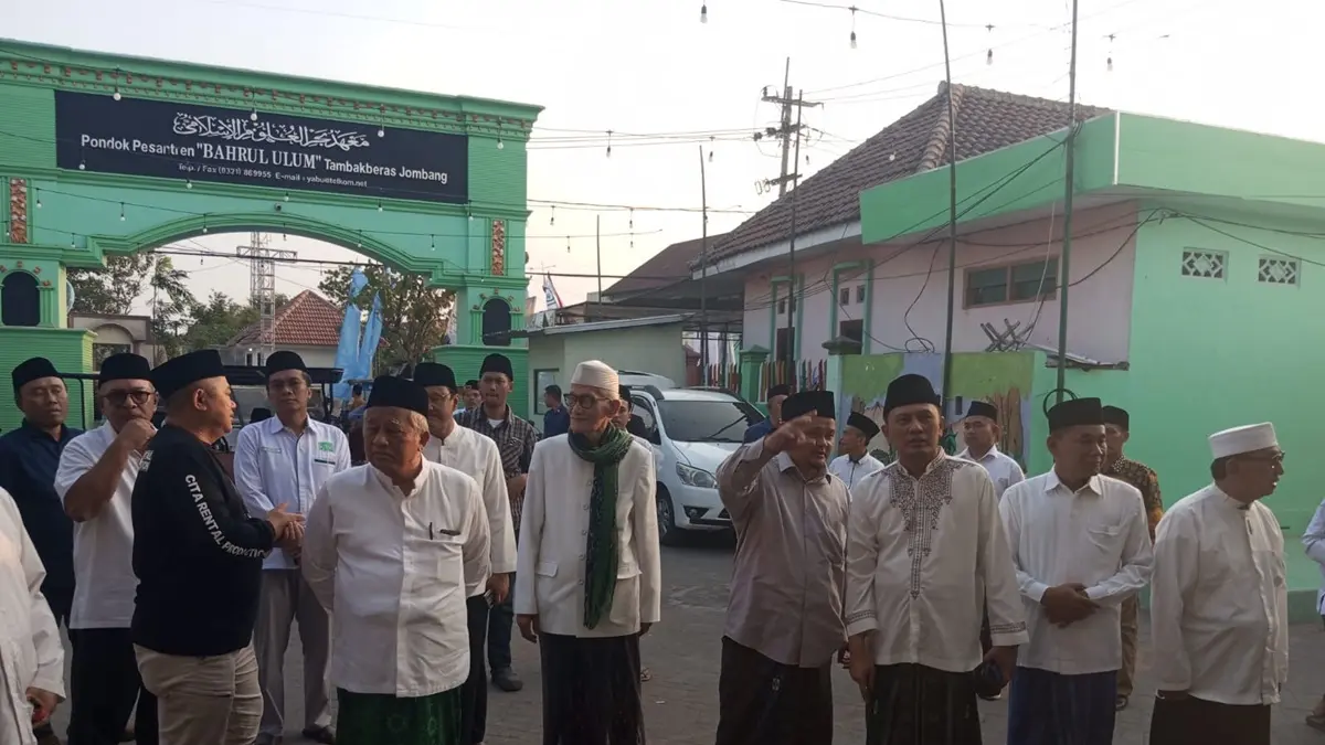 TEGAS: Anggota Steering Committee Muktamar ke-35 NU, Prof M Nuh di Tambakberas, Jombang, Kamis (20/8) sore. (Anggi Fridianto/Radar Jombang)