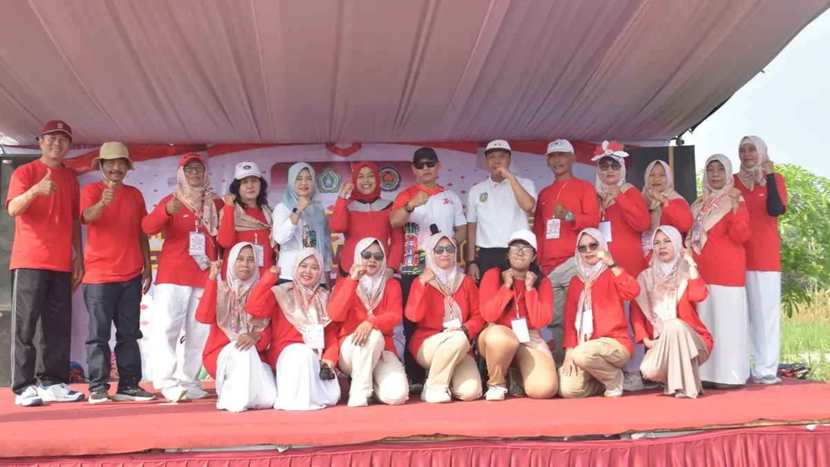 KOMPAK: Panitia, Penilik PNFI, Pengawas, Camat, Bunda PAUD Kecamatan, Kades, Bunda PAUD Desa, Rabu (19/8). (Wenny Rosalina/Radar Jombang)