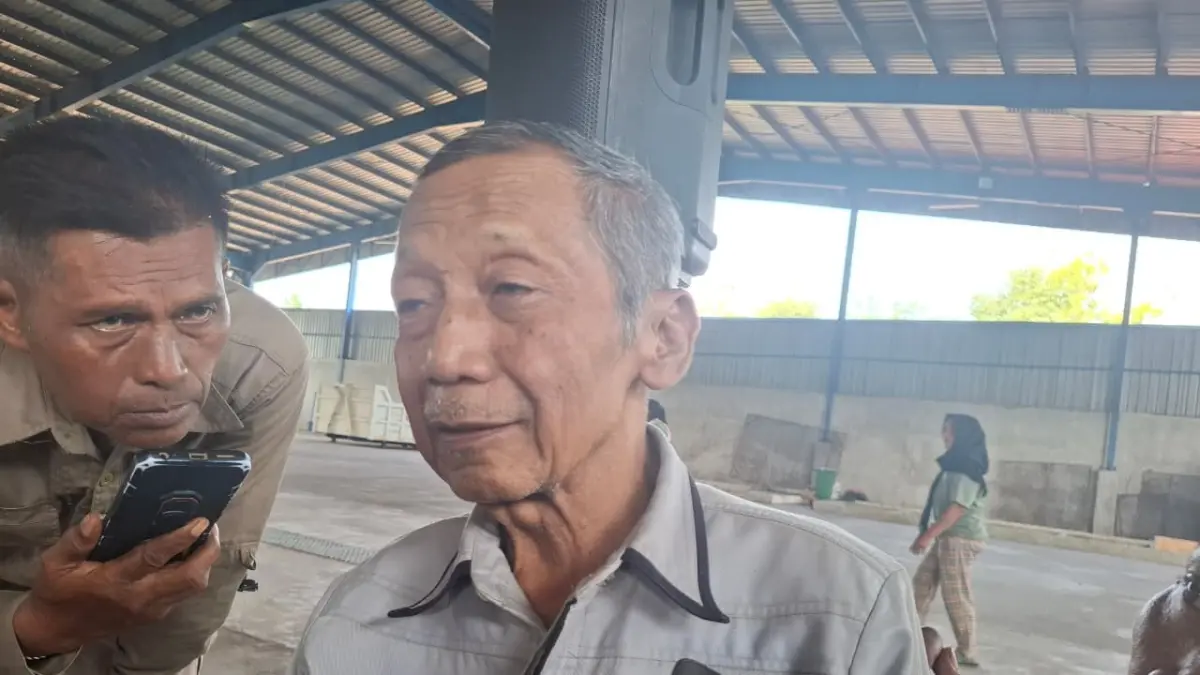 Suyut, Manager KPRI Sejahtera, Jombang. (Achmad RW/Radar Jombang)