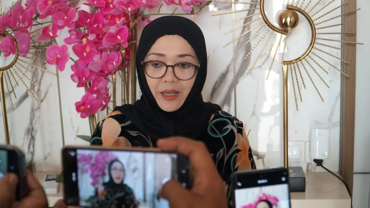 Ema Umiyyatul Chusnah, Divisi Umrah KBIHU Muslimat NU Jombang. (Achmad RW/Radar Jombang)