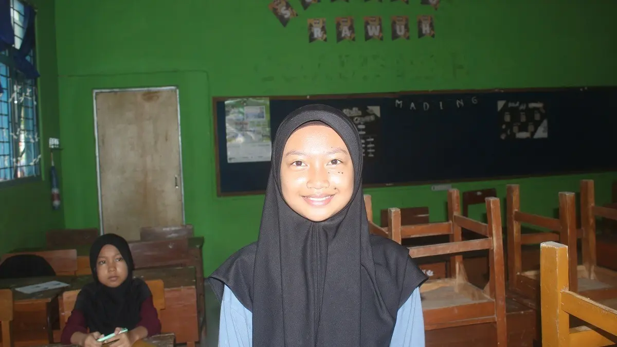 Mufidatul Azka Zahirah, Kelas 7-A MTsN 9 Jombang di Tanjunganom, Diwek, Jombang. (Rojiful Mamduh/Radar Jombang)