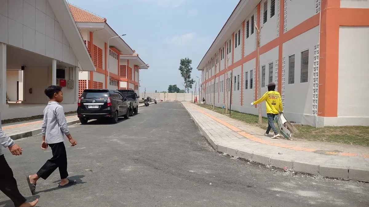BARU: Siswa beraktivitas di Sekolah Rakyat Terintegrasi 1 Jombang, Desa Tunggorono, Kecamatan Jombang. (Ainul Hafidz/Radar Jombang)