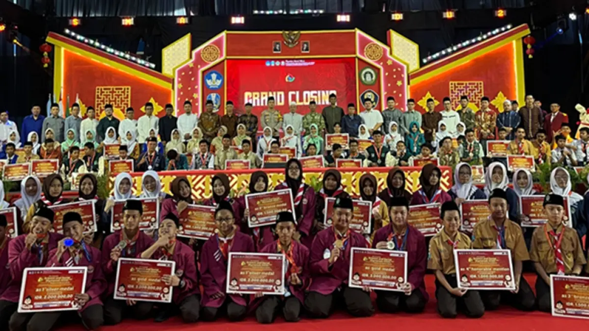 BERPRESTASI: Jajaran pimpinan MPPDU, Jombang bersama juara SSO XXVII 2026. (Wenny Rosalina/Radar Jombang)