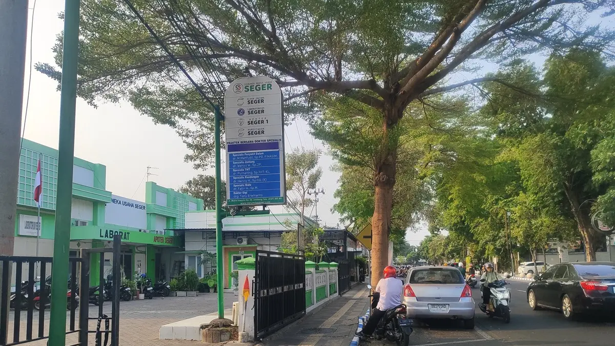 PUSAT: Kantor dan pelayanan Perumda Aneka Usaha Seger di Jl KH Wahid Hasyim, Jombang. (Ainul Hafidz/Radar Jombang)