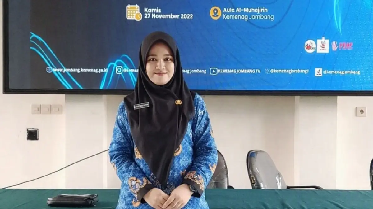 Auliya Octaviani Elliyanti, S.Pd, guru Bahasa Arab di MTsN 4 Pondok Pesantren Mambaul Maarif Denanyar, Jombang. (Wenny Rosalina/Radar Jombang)