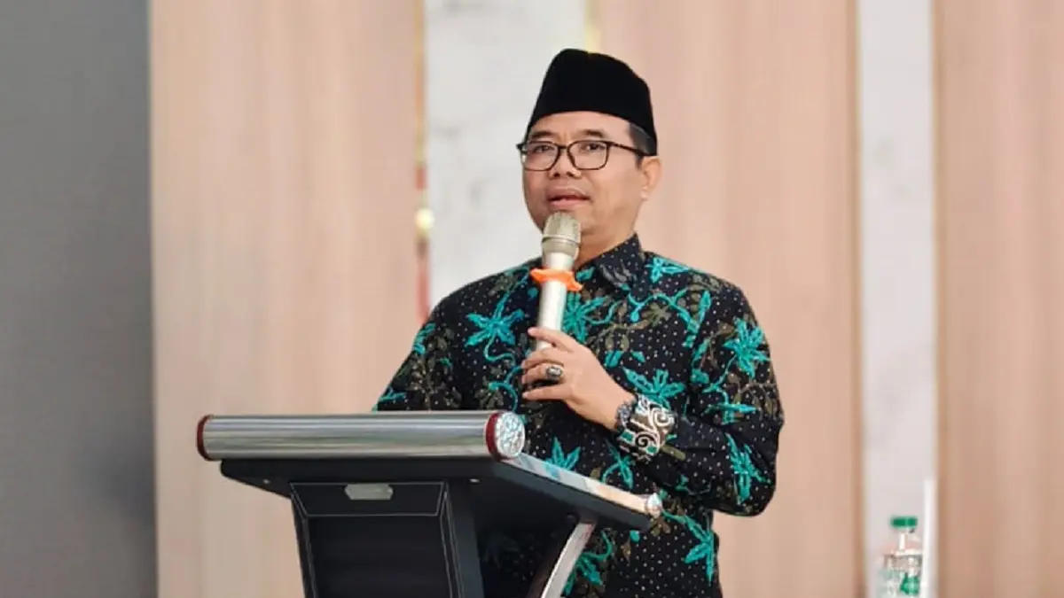 Kepala Kanwil Kemenag Jatim, Dr Ahmad Sruji Bahtiar saat menyampaikan penguatan integritas ASN di MAN 3 Jombang, PP Bahrul Ulum Tambakberas, Selasa (15/9).aat penguatan integritas ASN di MAN 3 Jombang, PP Bahrul Ulum Tambakberas, Selasa (15/9). (Anggi Fridianto/Radar Jombang)