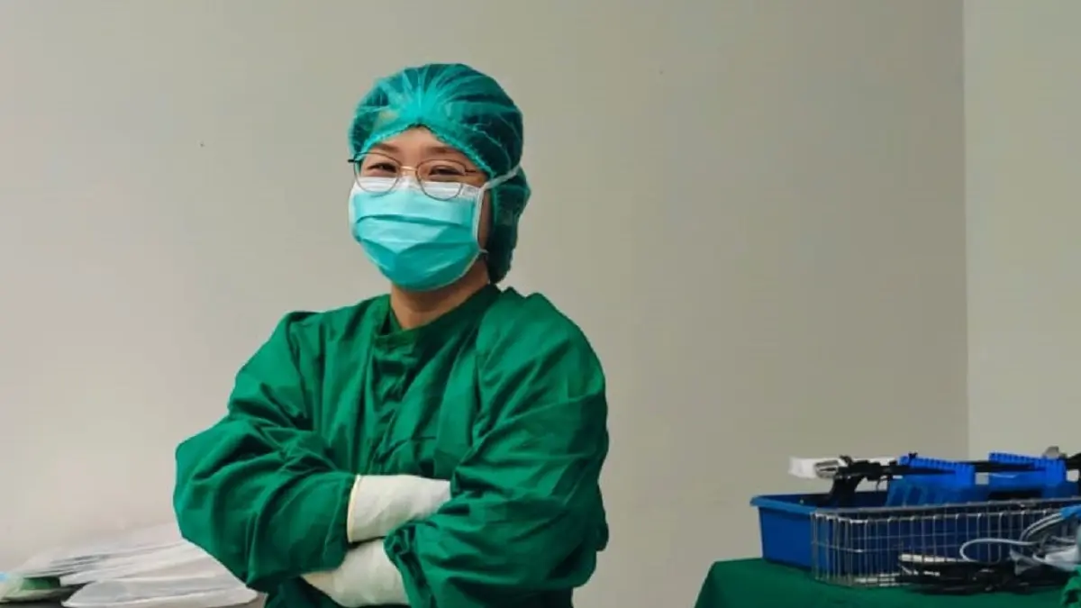 Dokter bedah umum RSUD Ploso, Jombang, dr Rossy Heriancy SpB MKed Klin MBiomed. (IST)