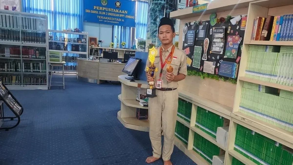 Arjuna Satria Nagari, Kelas XII-02 SMA Darul Ulum 2 Unggulan BPPT, Pondok Pesantren Darul Ulum Jombang. (Dwi Aris/Radar Jombang)