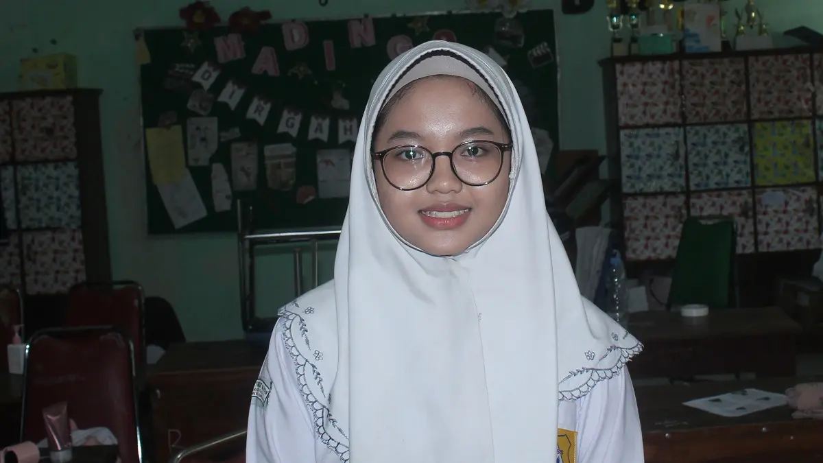 Zakiya Nurul Madina, kelas 9-C SMP A Wahid Hasyim Tebuireng, Jombang. (Rojiful Mamduh/Radar Jombang)
