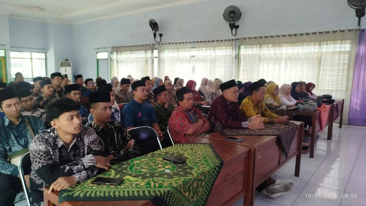 Pembina ekstrakurikuler keagamaan mengikuti bimtek di Aula 2 Disdikbud Jombang, (10/9).