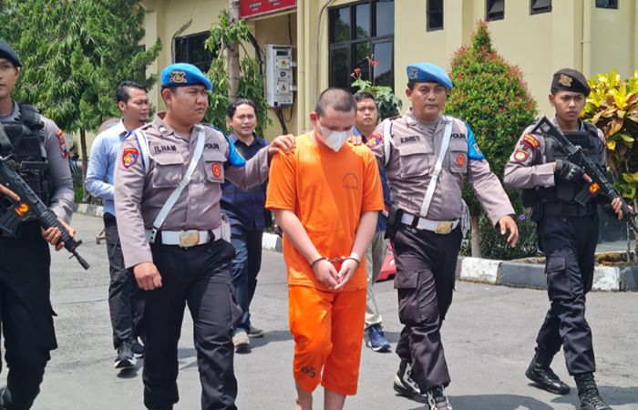 Randa, seorang pelaku pencurian dengan modus memecahkan kaca mobil berhasil ditangkap. Satu pelaku menjadi tahanan Polres Purworejo dan dua lainnya masih DPO. (Naila Nihayah/Radar Jogja)