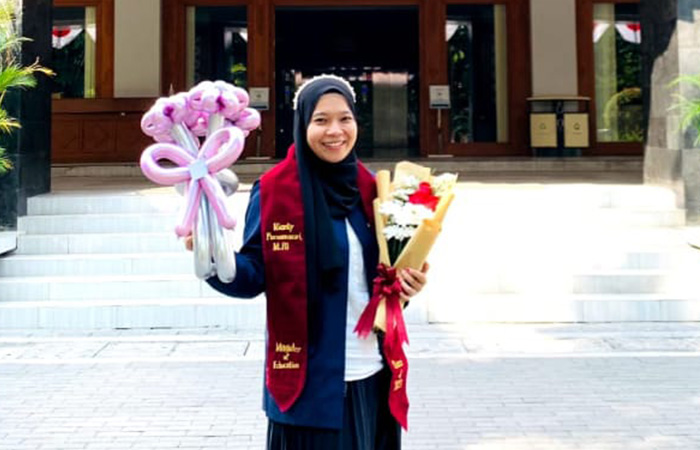 Rianty Purnamasari gembira usai dinyatakan lulus sidang thesis di UNY.DOK UNY