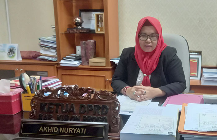 Ni Made Dwipanti dan Akhid Nuryati.Khairul Ma