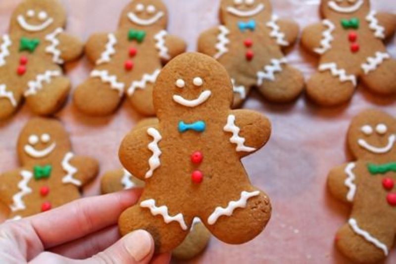 Kue Jahe berbentuk boneka natal. (pergikuliner.com)