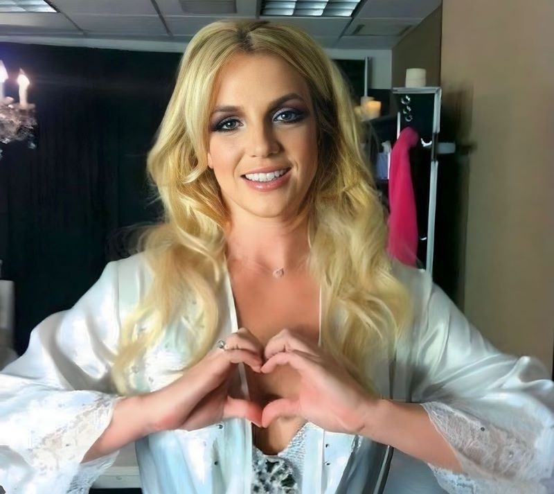 Penyanyi, penari sekaligus pengarang lagu kebangsaan Amerika Serikat Britney Spears. (Instagram/@britfaney)