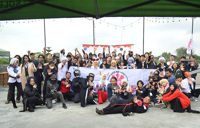 BAGIKAN MOMEN: Para anggota Kibo no Hana (Kinoha) kerap mengabadikan foto bersama usai terlibat dalam sejumlah kegiatan.