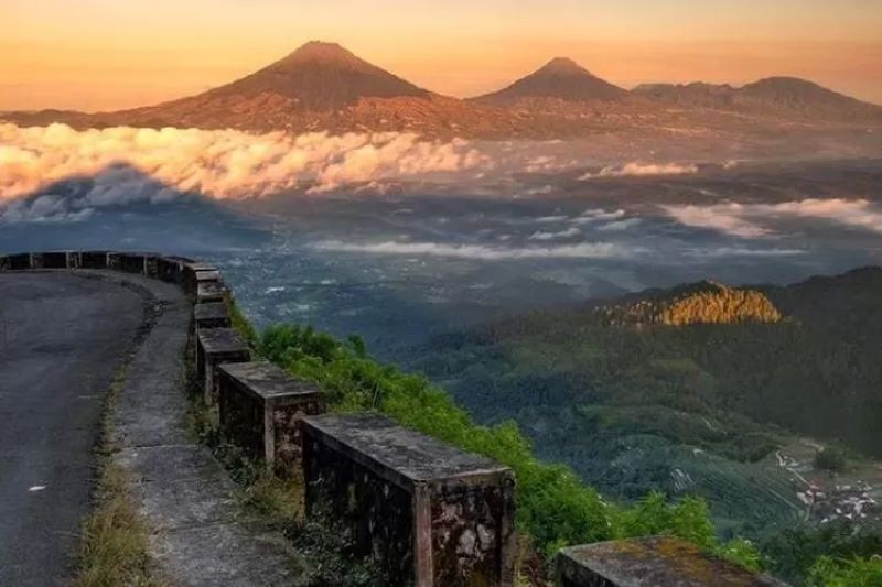 View Pemandangan di Gunung Telomoyo, Magelang.