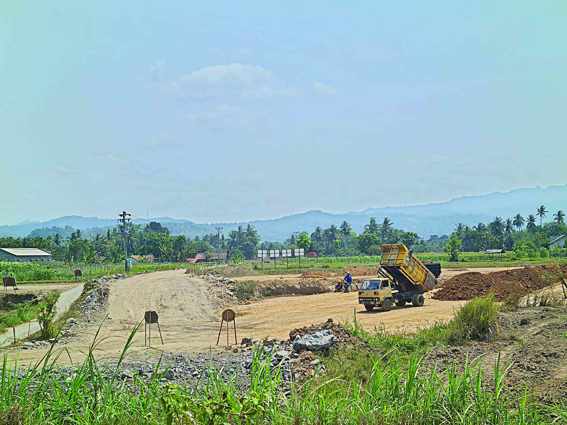 BERPROSES: Konstruksi pembangunan proyek jalan tol Jogja-Bawen paket 1 (seksi 1) di Desa Bligo sudah mulai dikerjakan.