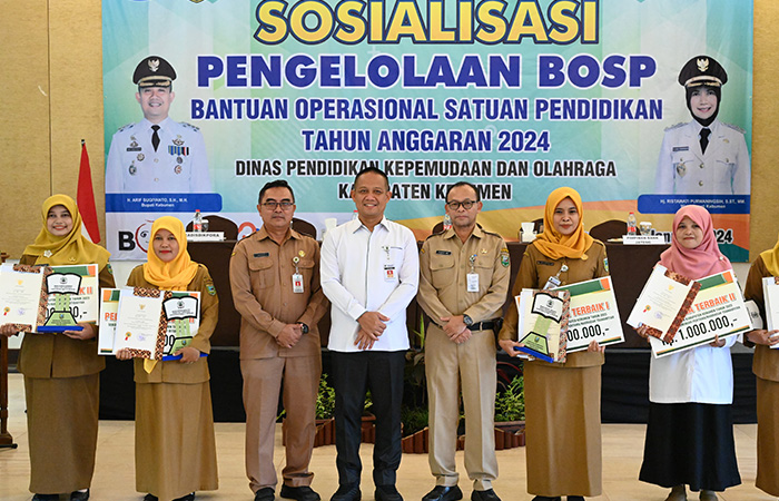 BERI ARAHAN: Pemkab Kebumen menggelar sosialisasi pengelolaan BOSP tahun anggaran 2024. Kegiatan tersebut diikuti ratusan kepala sekolah selaku pengguna anggaran.