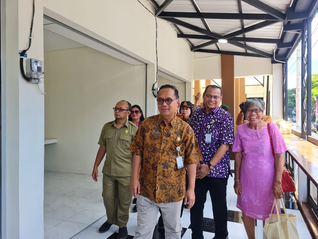 &nbsp;  TINJAUAN: Wali Kota Magelang Muchamad Nur Aziz bersama Forkompimda dan jajarannya saat meninjau gedung selter Ngesengan, Rabu (21/2/).