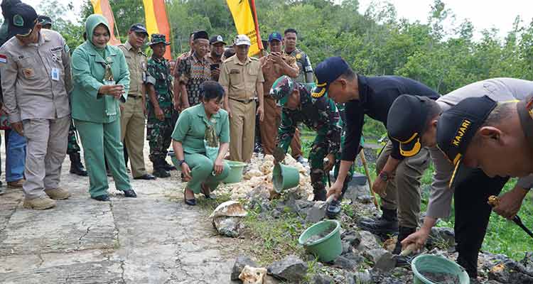 KOMPAK: Pembangunan talut di Padukuhan Melikan, Rongkop, Gunungkidul.