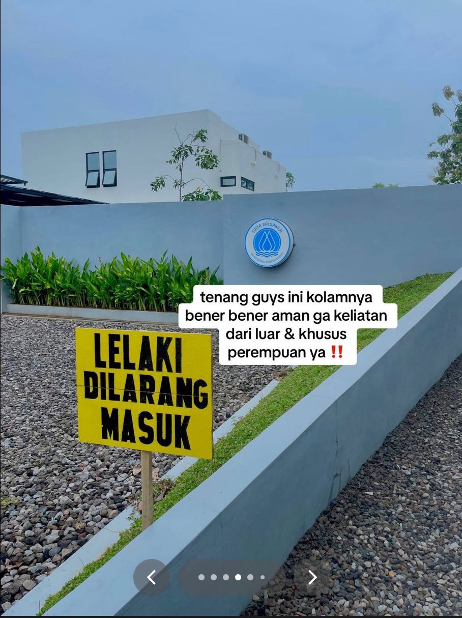 penampakan area depan kolam renang Tirta Salsabila