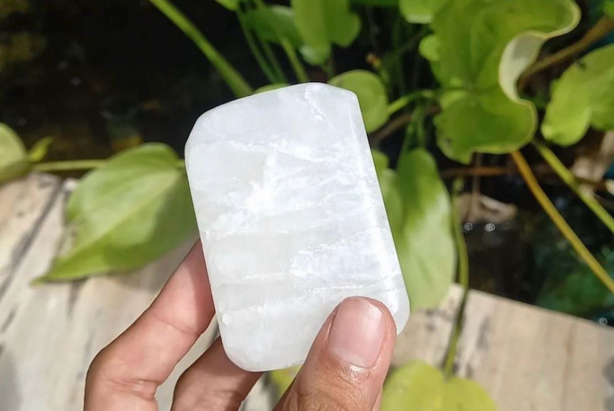 Batu tawas menghilangkan bau tidak enak