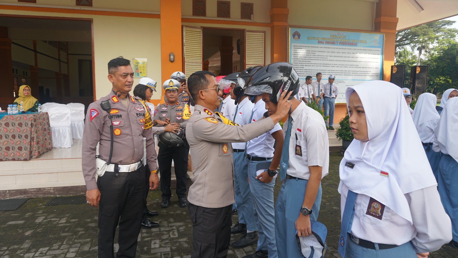 Polres Purworejo saat menggelar program police goes to school di SMA Negeri 7 Purworejo pada Kamis (7/3).